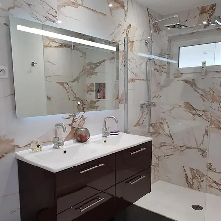 Δωμάτια σε οικογενειακή κατοικία Calme Et Nature *